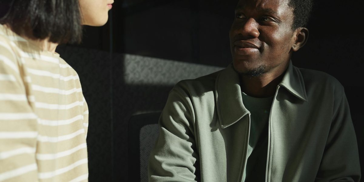 How a Relationship Issues Therapist Can Help You Break Free from Anxious Relationship Patterns