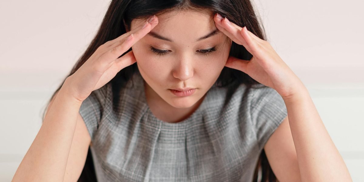 Capturing the common feeling of being overwhelmed by thoughts and worries.